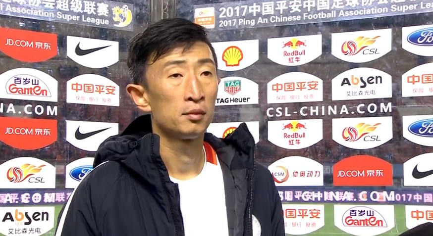 说完，叶辰又对萧海龙说：萧海龙，以你那点能耐，也就配买套普通高层，给我们这种住别墅的人挡枪站岗，根本不配住别墅，更不配知道我的别墅是怎么来的，你只要知道，这是你这辈子都住不起的地方就行了。